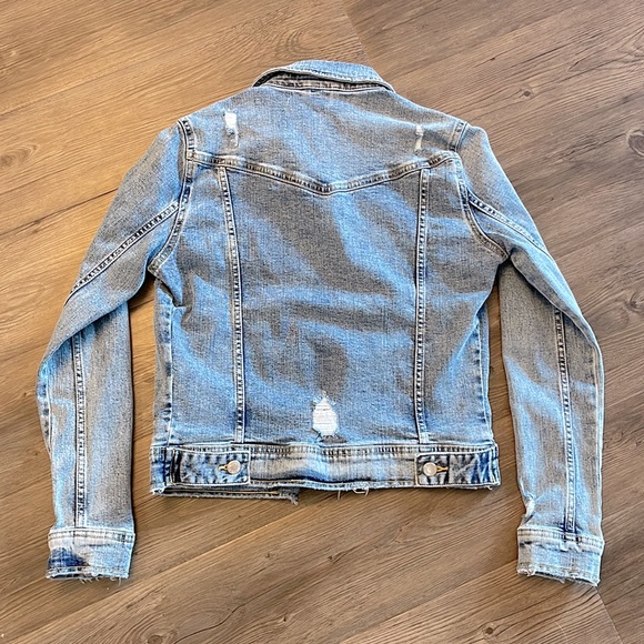 Zara Distressed Jean Jacket - Picture 3 of 6